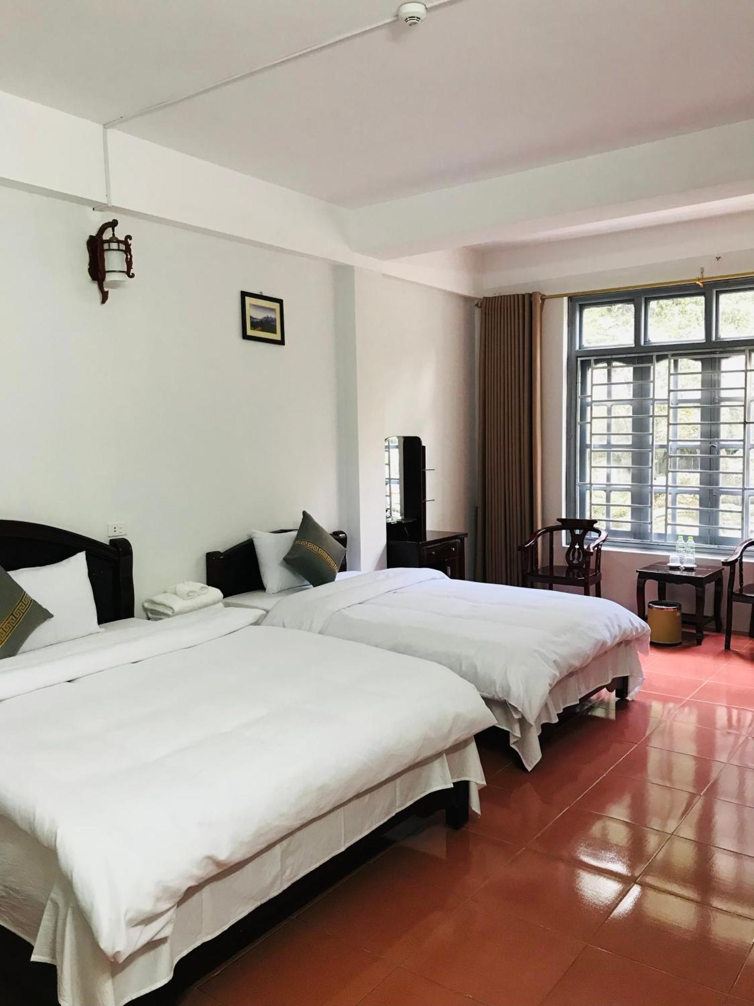 Anh Anh Hotel Bac Ha  Exterior photo