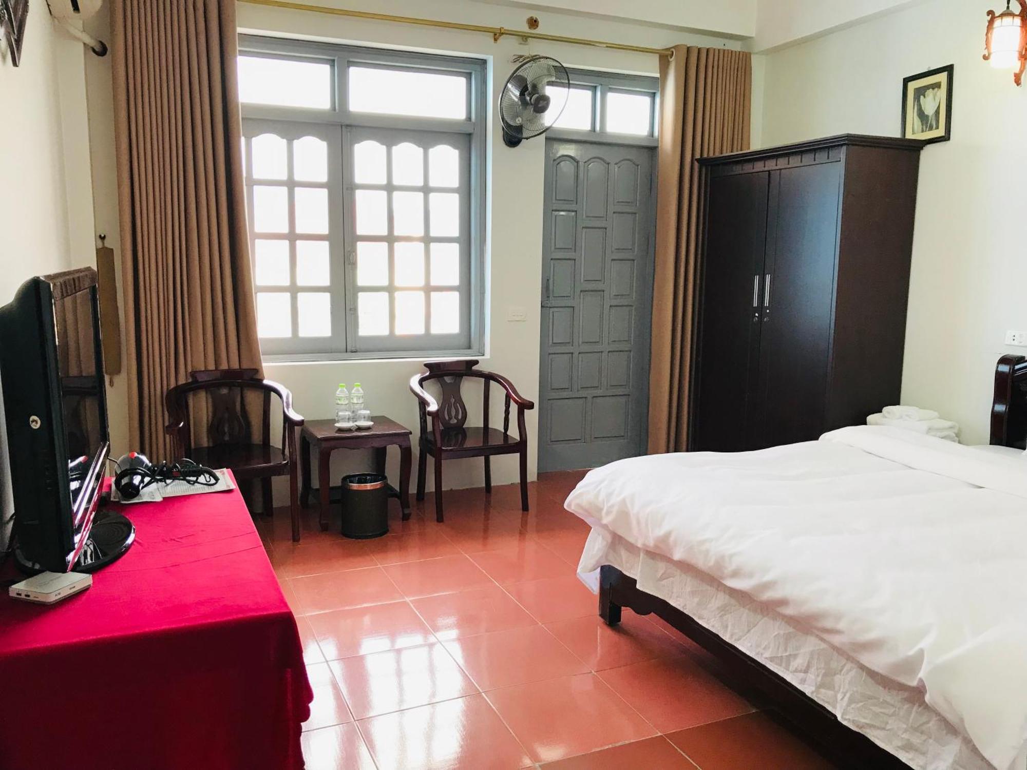 Anh Anh Hotel Bac Ha  Exterior photo